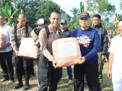 SPN Polda Metro Jaya Asah Empati Siswa Lewat Bakti Sosial