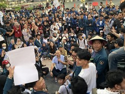 Aksi Undip Melawan di Gubernuran Ditemui DPRD Jateng, Namun Berujung Kecewa