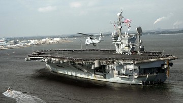 Geger Baku Tembak Sesama Anggota AL AS di Kapal Induk USS Kennedy