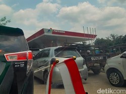 Antrean BBM Mengular di Kobar, Diduga Mulai Ada Jasa Joki Antre