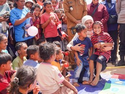 Khofifah Hadir Langsung Menguatkan Warga Terdampak Gempa Bumi NTT