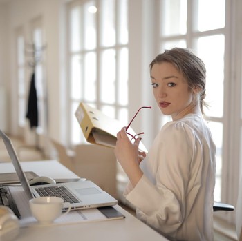 5 Tanda Kamu Punya Potensi Naik Jabatan, Meski Belum Pernah Jadi Karyawan Terbaik di Kantor