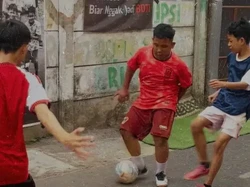 Liga Sore Al-Mustaqim: Panggung Sederhana Merajut Mimpi Anak-Anak