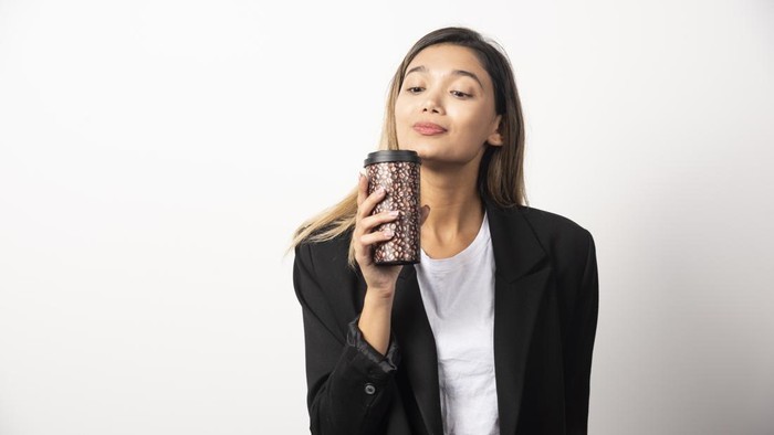 7 Manfaat Mengejutkan Minum Kopi Tanpa Gula, Termasuk Turunkan Berat Badan?