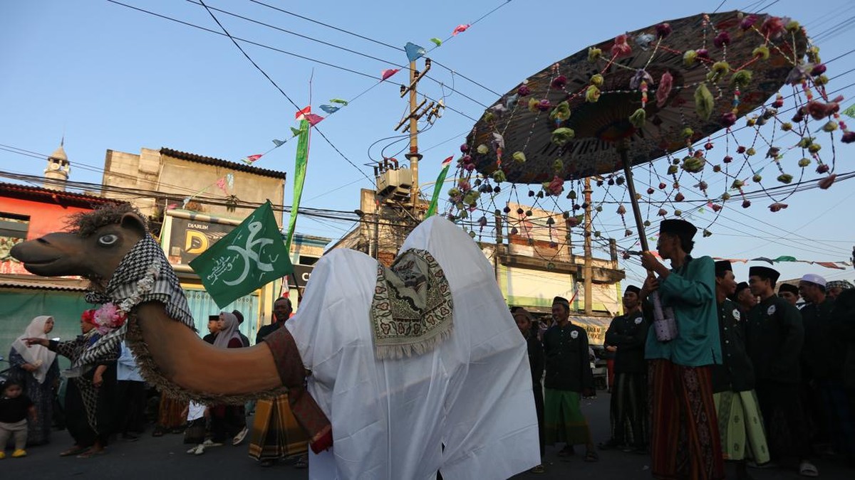 Peringatan Maulid Nabi Muhammad SAW tahun ini dirayakan di sejumlah daerah di Indonesia, dengan ragam tradisi turun temurun.