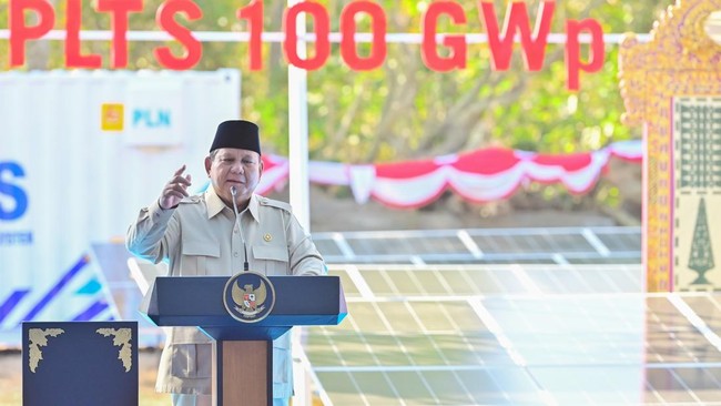 Presiden Prabowo Subianto menyampaikan sambutan saat peluncuran dan groundbreaking program Pembangkit Listrik Tenaga Surya (PLTS) 100 GWp di kawasan Gilimanuk, Jembrana, Bali, Selasa (25/8/2026). Pembangunan PLTS 100 Gigawatt peak (GWp) yang ditarget