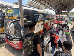Libur Maulid Nabi, 27 Ribu Penumpang Padati Terminal Purabaya