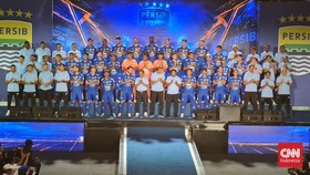 Persib Bandung resmi memperkenalkan 32 pemain untuk mengarungi musim 2026/2027 di Bandung Arena, Bandung, Selasa (25/8). (