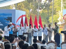 Prabowo Resmikan Groundbreaking Proyek PLTS 100 GWp