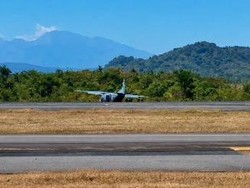 Pesawat Cassa TNI Tergelincir di Landasan Pacu 21 Bandara Sultan Hasanuddin