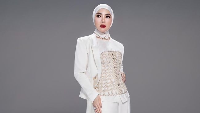 Syahrini Kembali Rilis Lagu Usai 6 Tahun Vakum dan Punya Anak, Intip Potretnya