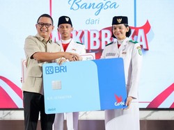 Wakili Kalbar di Paskibraka, Celine-Rafi Terima Apresiasi Dana Pendidikan