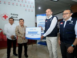 Danone Gandeng PMI Salurkan Bantuan Rp 1 M untuk Korban Gempa NTT