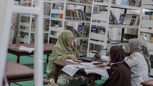 FOTO: Dikepung Asap Karhutla, Ribuan Siswa Belajar dari Rumah