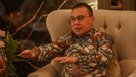 Ketua Harian DPP Gerindra, Sufmi Dasco Ahmad, menyatakan pertemuan partai koalisi pemerintah membahas opsi ambang batas parlemen 5 persen.