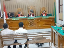 Divonis Bebas di Kasus Korups MFFi, Eks Kadishub Medan Sujud Syukur