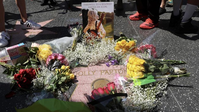 Fan Lepas Kepergian Dolly Parton