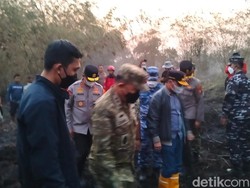 Karhutla Kobar Meluas, Gubernur Kalteng Desak Helikopter Segera Tiba