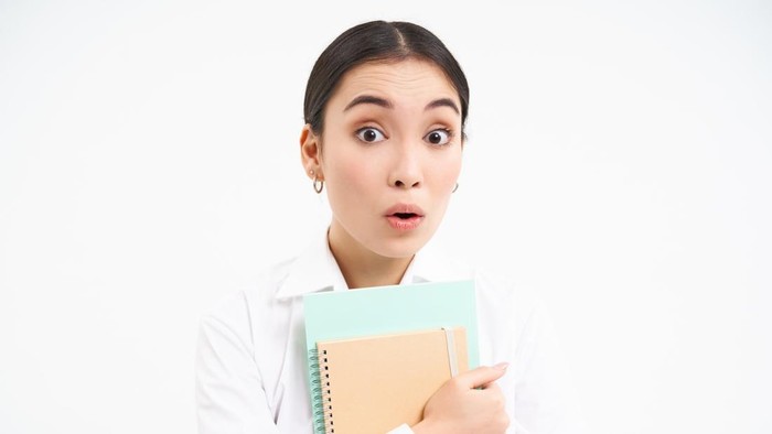 7 Hal Unik yang Dilakukan Orang dengan IQ Tinggi, Salah Satunya Suka Mandi Air Dingin!