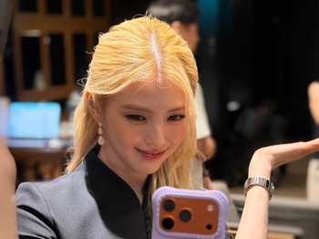Layaknya 'Barbie' hidup, banyak fans menilai Han So Hee sangat cocok dengan gaya rambut terbarunya ini./ Foto: instagram.com/xeesoxee