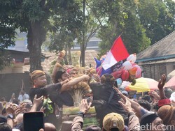 2 Gunungan Garebek Maulid PB XIV Mangkubumi Ludes padahal Baru Didoakan