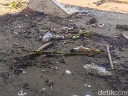 Limbah Minyak Cemari Pantai Cemarajaya, Nelayan Tak Melaut