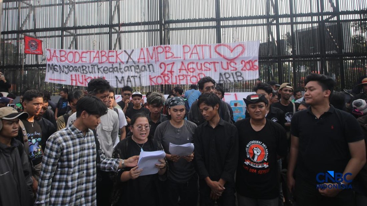 Ada Kabar Demo 27 Agustus, Massa Ngumpul Senayan-Logistik Numpuk
