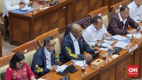 Kabareskrim Polri Komjen Syahardiantono menyampaikan permintaan maaf dalam rapat Komisi III DPR membahas sejumlah kasus konflik agraria. Permintaan maaf itu ia sampaikan usai sempat mangkir dalam rapat sebelumnya sehingga ditunda pada Kamis (20/8). D