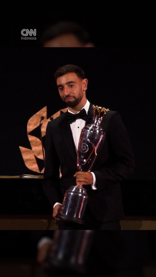 Momen Bruno Fernandes Sandang Gelar Terbaik PFA, Samai Ronaldo