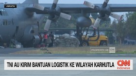 TNI AU Kirim Bantuan Logistik ke Wilayah Karhutla