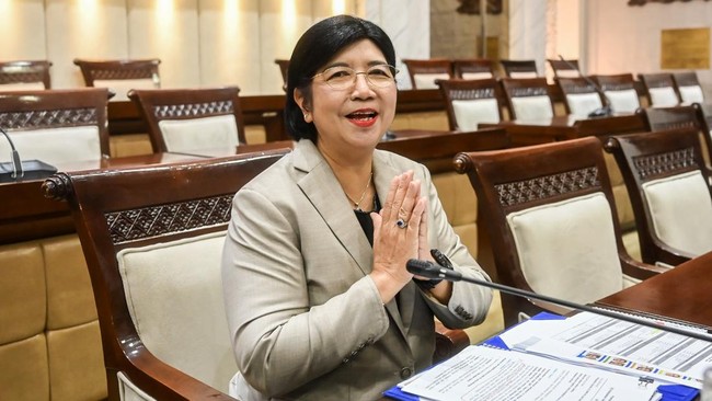 Calon Gubernur Bank Indonesia (BI) Destry Damayanti bersiap mengikuti uji kelayakan dan kepatutan. ANTARA FOTO/Rivan Awal Lingga/nz