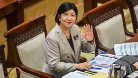 Calon Gubernur Bank Indonesia (BI) Destry Damayanti bersiap mengikuti uji kelayakan dan kepatutan (fit and proper test) bersama Komisi XI DPR di Kompleks Parlemen, Senayan, Jakarta, Rabu (26/8/2026). Komisi XI DPR menggelar uji kelayakan dan kepatuta