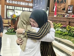 Pecah Tangis Linda Benny Kala Terpilih Gantikan Mendiang Suami Jadi Wabup Klaten