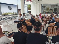Tradisi Nyembah: Warga Wanasigra Saba Pendopo Ciamis