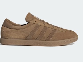 Lemari Sepatu Penuh Tapi Bingung Mau Pakai yang Mana? Coba Satu Sneakers Serbaguna Ini
