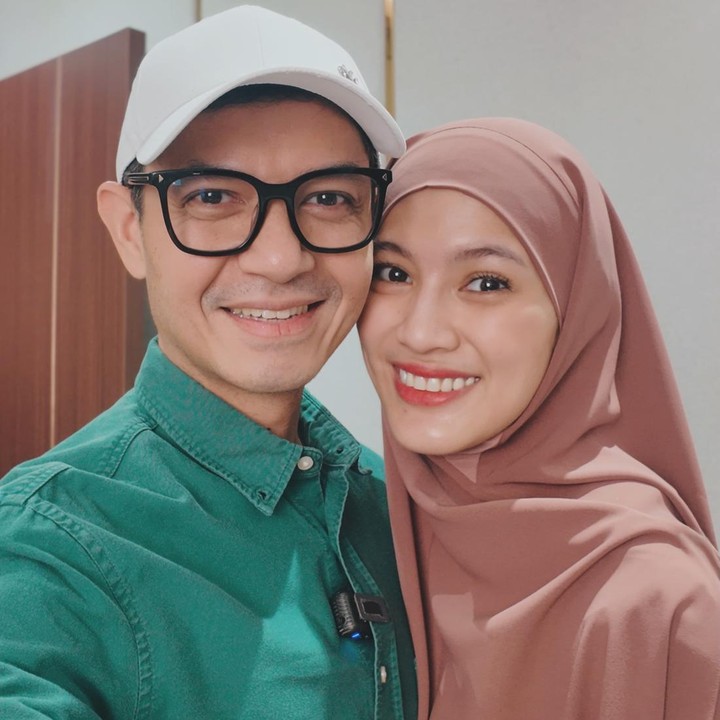 <p>Alyssa Soebandono belum lama ini diketahui memiliki keluhan skoliosis, yakni kondisi yang membuat tulang belakangnya melengkung ke samping. bunda dua anak ini pun memilih menjalani tindakan operasi untuk mengatasinya. (Foto: Instagram @ichasoebandono)</p>