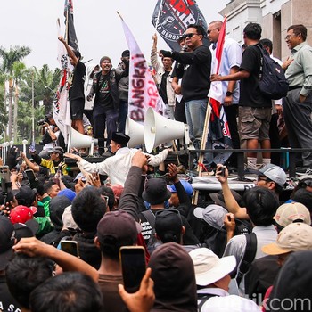 2 Isi Tuntutan Demo Aliansi Masyarakat Pati di DPR Hari Ini