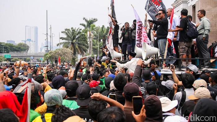 2 Isi Tuntutan Demo Aliansi Masyarakat Pati di DPR Hari Ini
