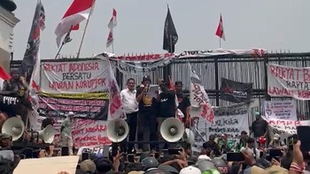 Anggota DPR Temui Massa, Janji Tuntaskan RUU Perampasan Aset