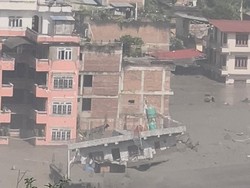 Ngerinya Banjir Bandang di Nepal
