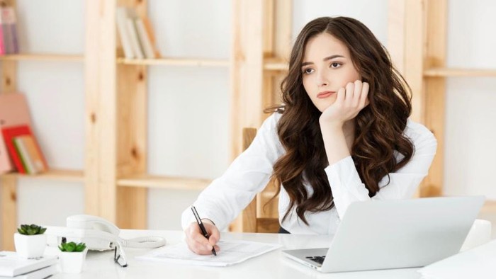 Bingung Pilih Internship atau Freelance setelah Lulus Kuliah? 6 Hal Ini Harus Kamu Pertimbangkan
