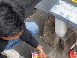 Video: Cerita Mas Zul Jagain Kucing-kucing Liar di Momen Demo