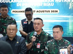 OMC Perkuat Penanganan Karhutla Riau, Satgas Udara Tebar 30 Ton Garam