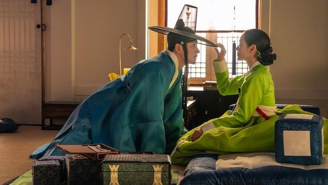 Ji Chang-wook dan Son Ye-jin dalam drama Korea The Scandal (2026).