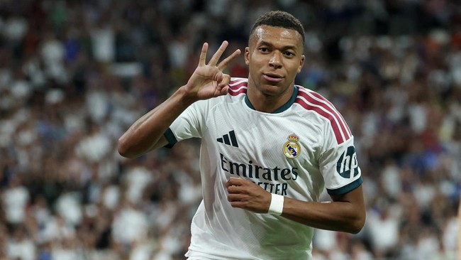 Kylian Mbappe cetak hattrick saat Real Madrid hajar Real Sociedad 4-1 di Liga Spanyol.