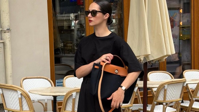 3 Tips Pakai Baju Hitam di Cuaca Panas agar Tetap Tampil Gaya Tanpa Gerah