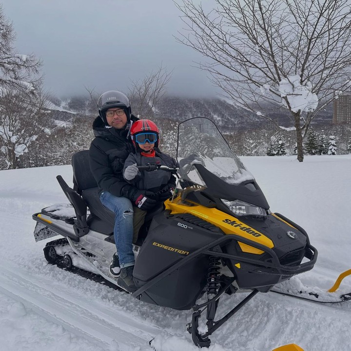 <p>Melalui unggahan di Instagram, Sammy membagikan potret putranya yang tumbuh menjadi anak yang aktif. Pria 43 tahun ini juga mem-<em>posting</em> foto kebersamannya saat <em>quality time</em> bareng Gevariel. (Foto: Instagram @sammysimorangkir)</p>