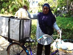 Penjual Kerupuk di Probolinggo Tak Lagi Terima Bansos gegara Desil Naik