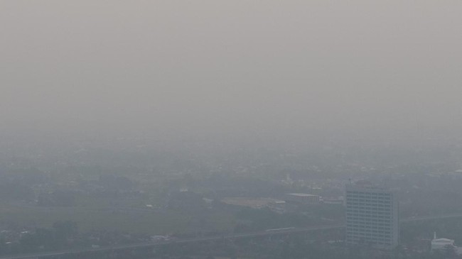 Kabut Asap Selimuti Palembang Dampak Karhutla
