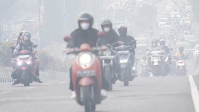 Kabut Asap Selimuti Palembang Dampak Karhutla